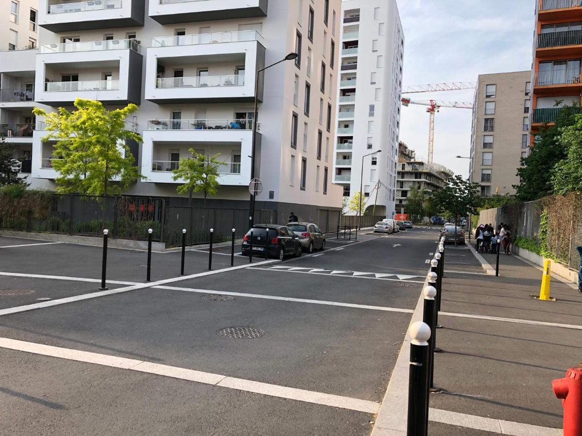 Appartements de 2 ou 3 chambres à 40 minutes de Paris Courcouronnes Exterior foto
